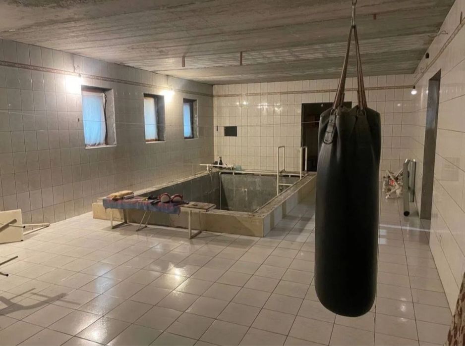 Срочно продается дом с участком (12 соток) в центре Ташкента