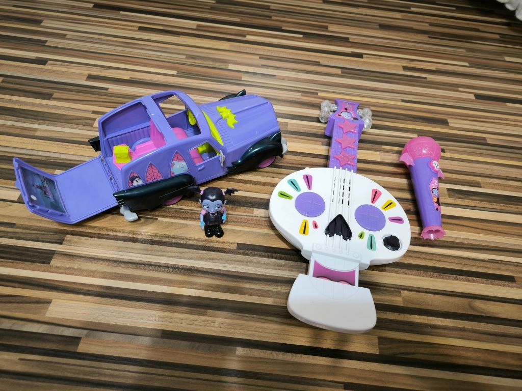 Set masina si chitara Vampirina