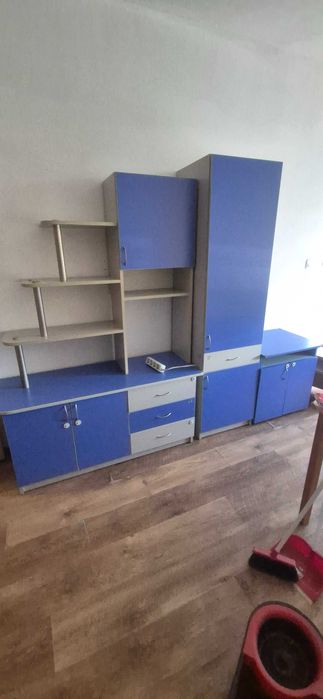 Продавам секция синьо и сиво