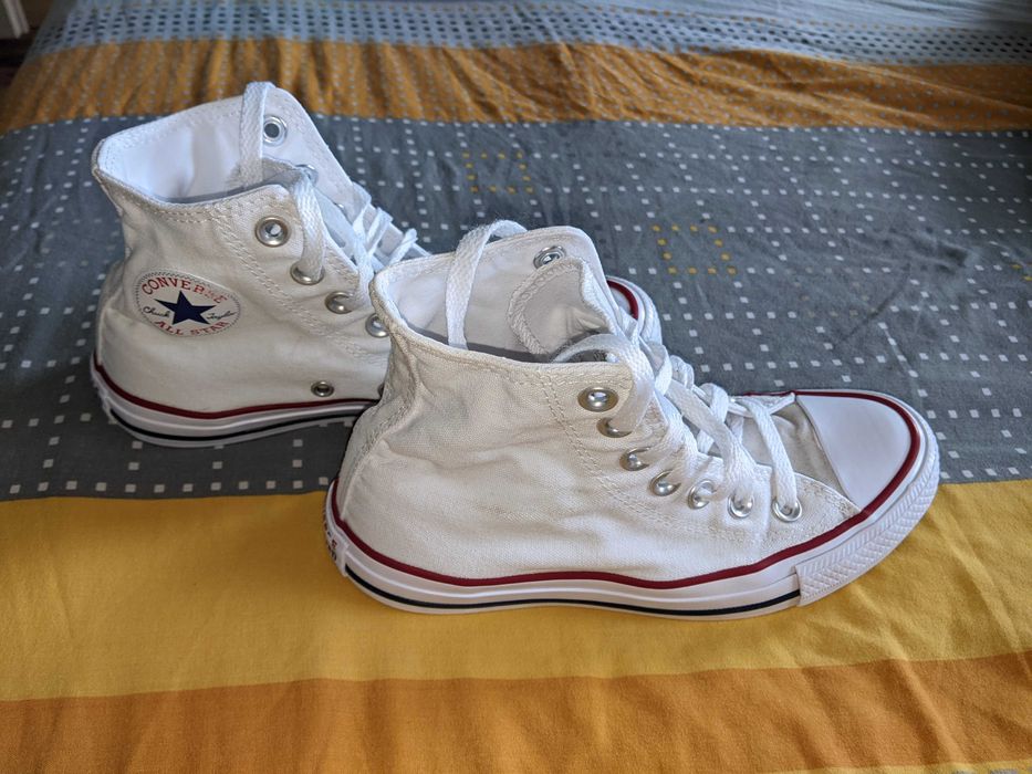 Бели класически кецове Converse