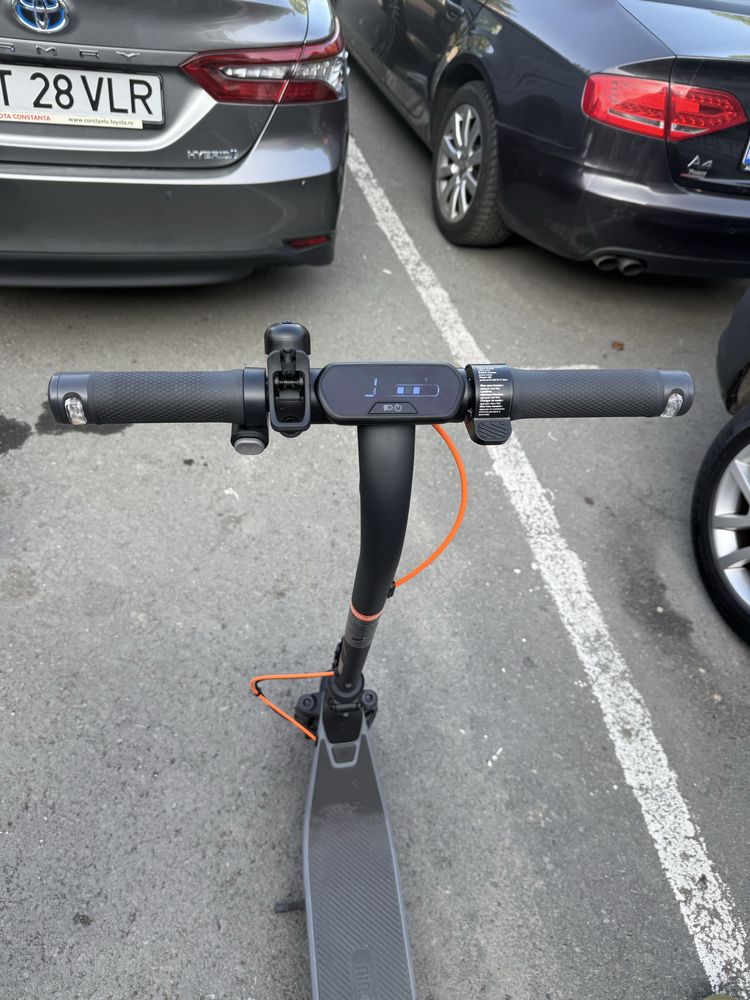 Vând trotineta electrica!