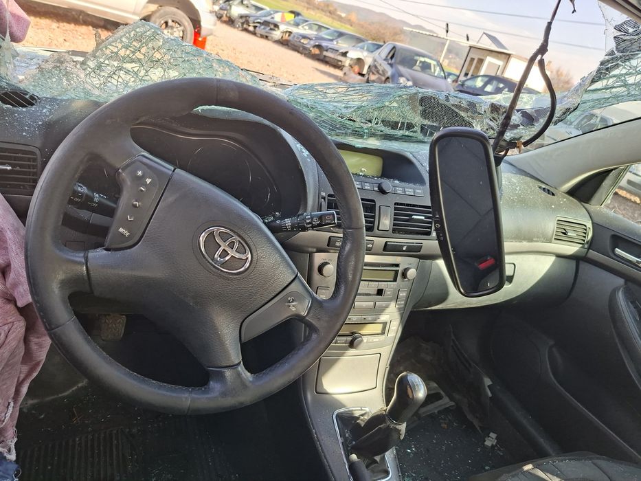 Toyota Avensis 1.8 бензин На Части