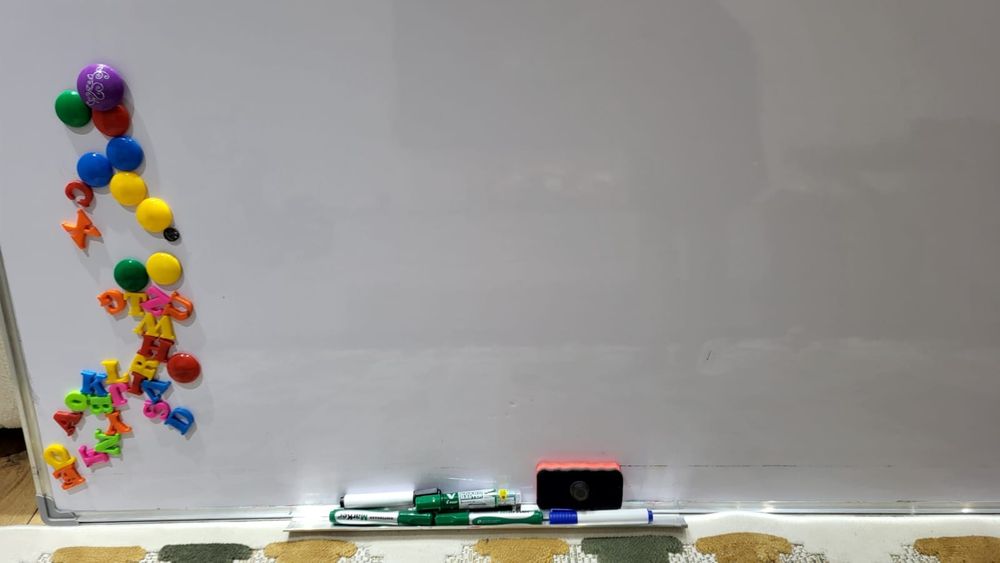 Продам белую маркерную доску 2м*1м