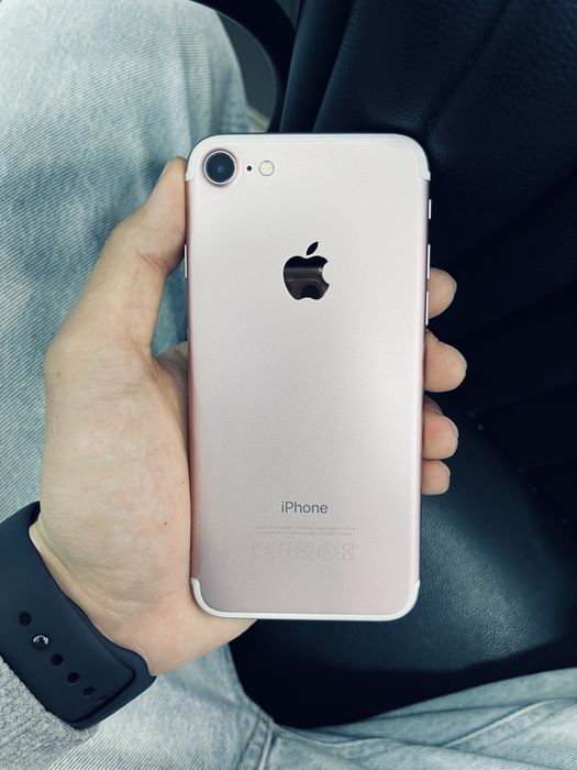 Продам Iphone 7