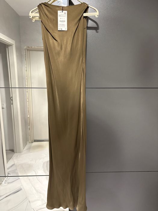 Zara дълга нова рокля със етикет