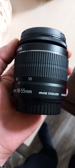 Aparat foto Canon eos 2000D