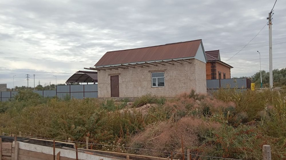 Үй сатылады бәйтеректен