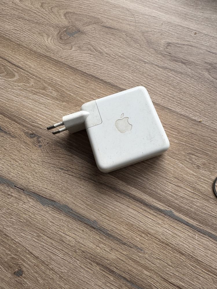 оригинальное зарядное устройство Apple 61W USB-C