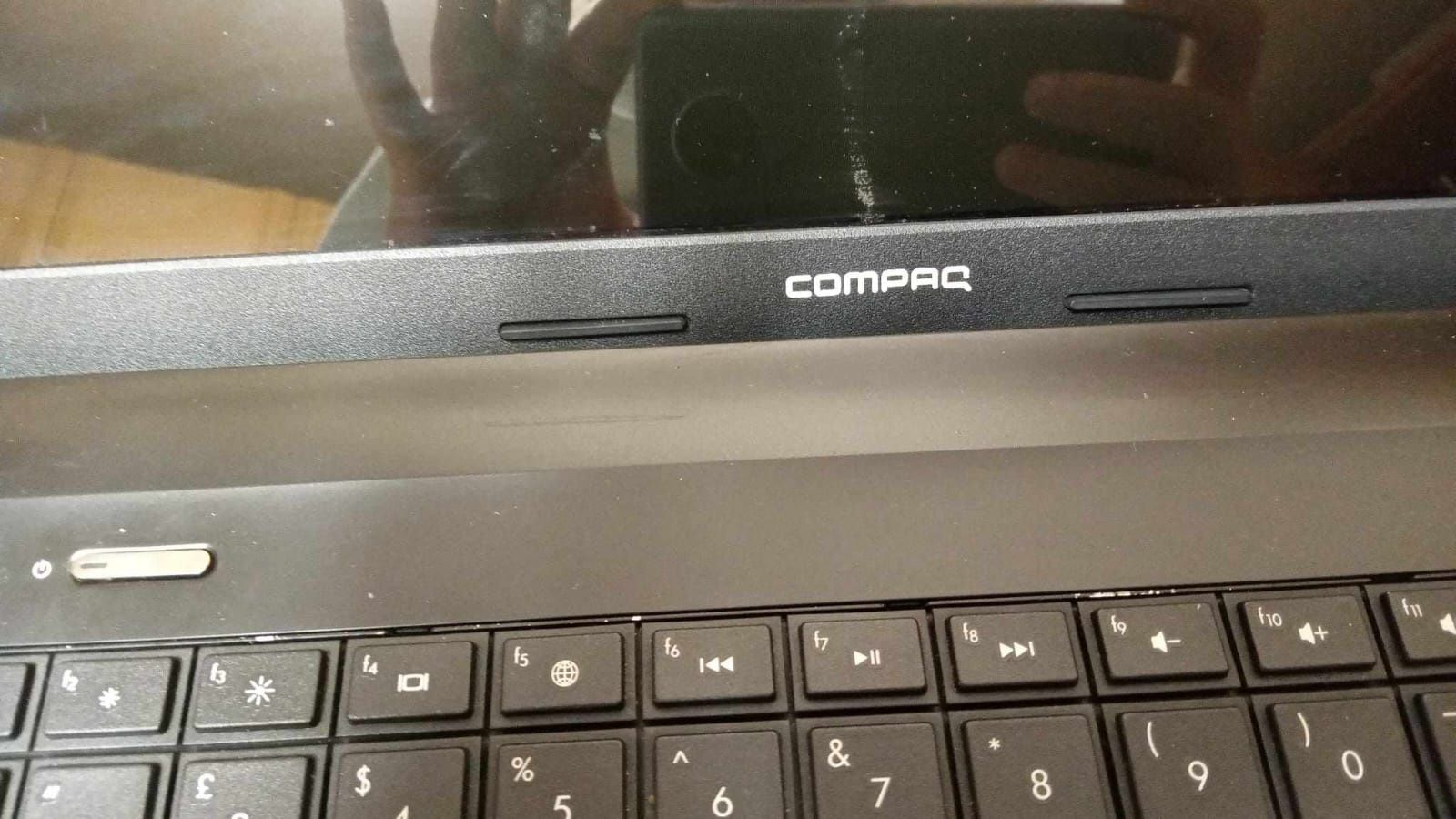 Laptop Compaq se vinde