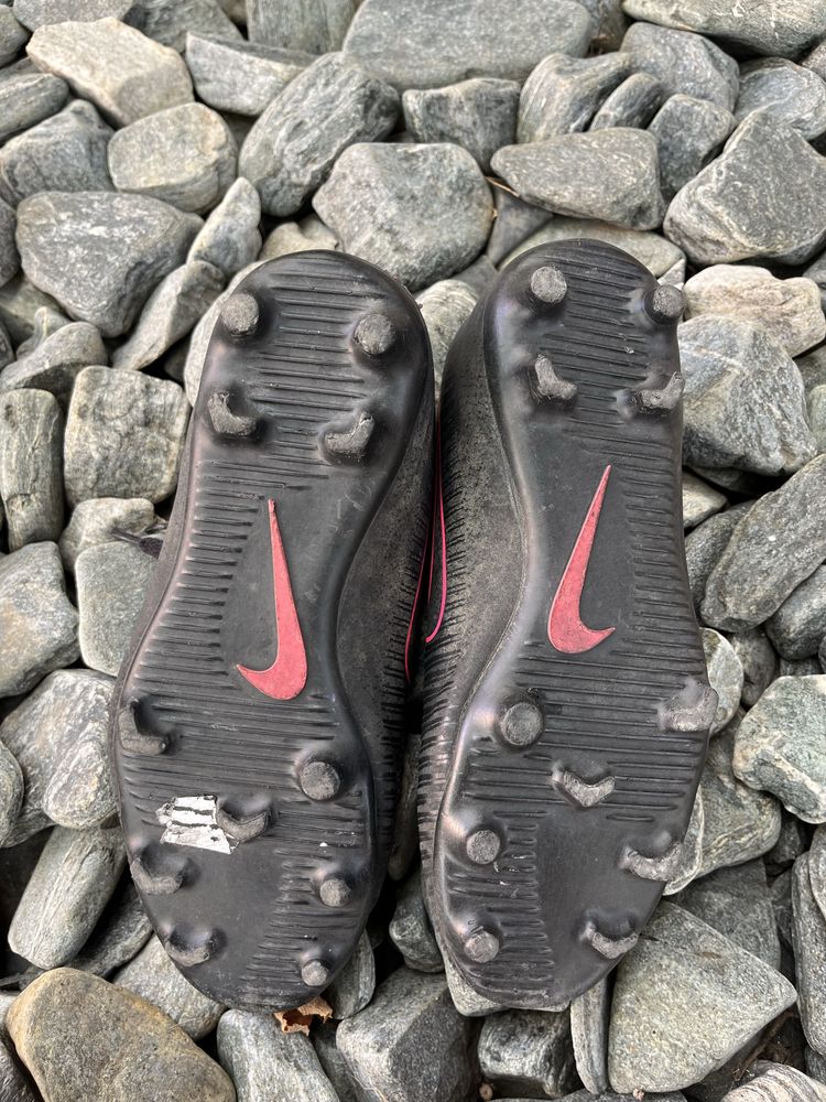 Детски бутонки nike mercurial