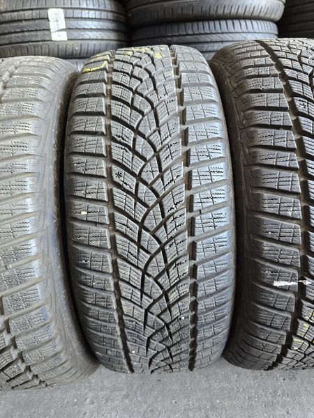 205/50/17 Goodyear 4piese