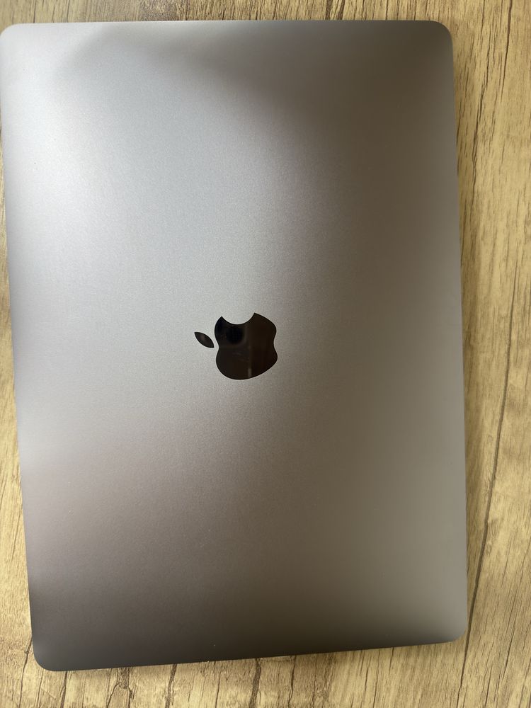 Macbook Pro 2017/i5/8/256