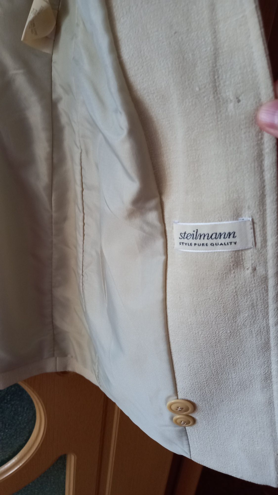 Vand sacou STEILMANN de dama,frumos,culoare crem, nr 44