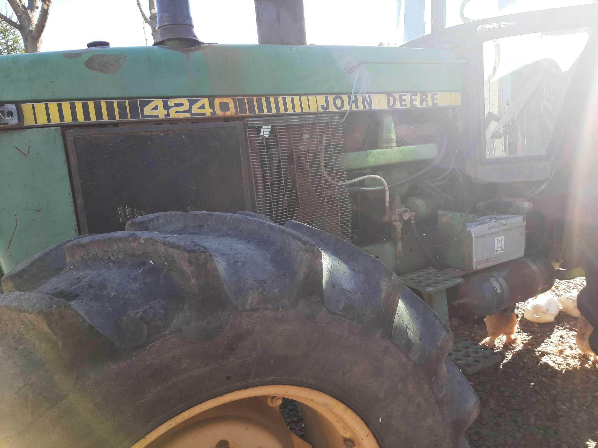 Tractor John Deere4240