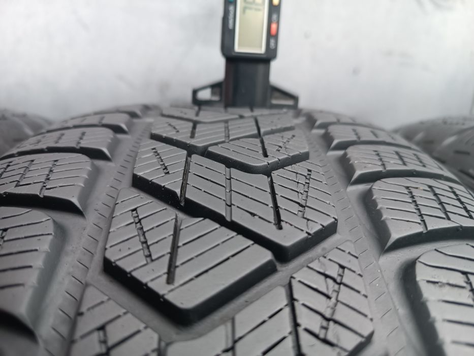 235/55/18 Pirelli