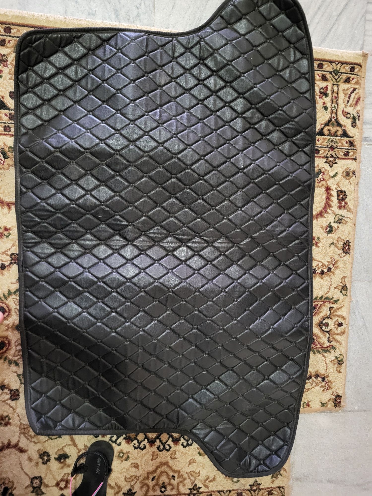 Продаю коврик богажный кожаный на Трекер 2 в отличном состоянии