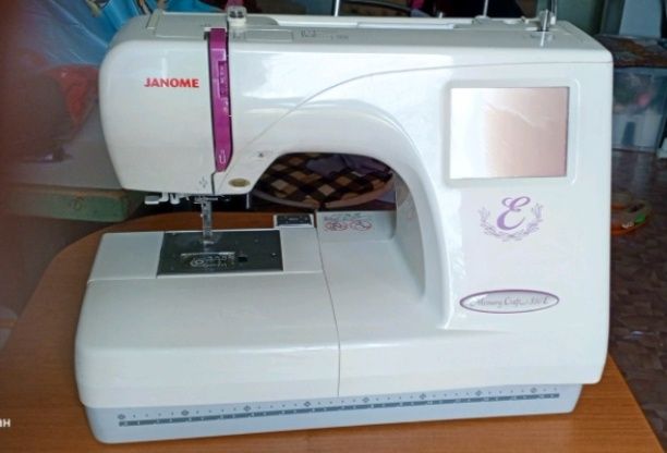Продам компьютерная вышивальная машина