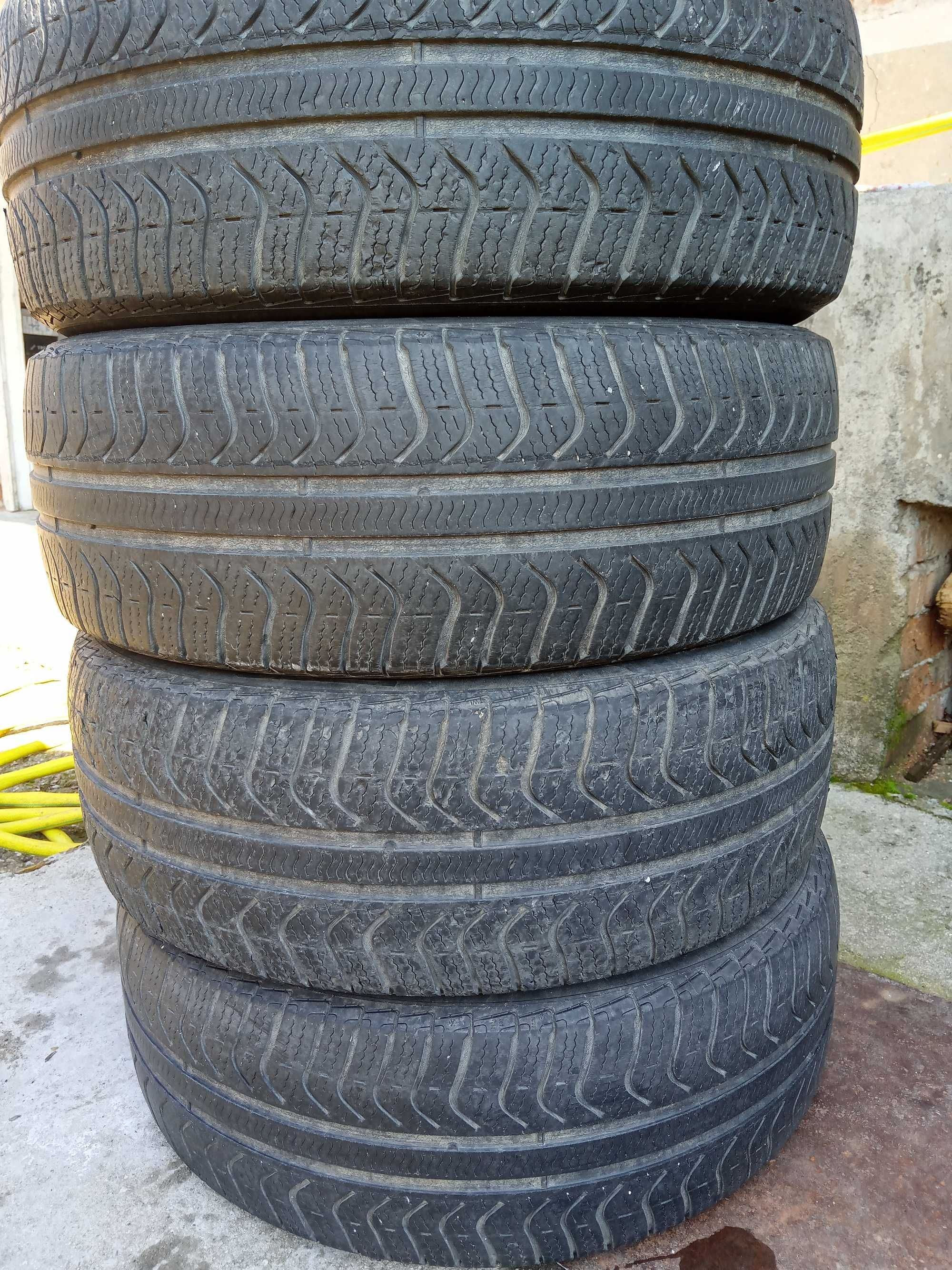 Всесезонни гуми Pirelli Cinturato 205/55/16 Дот:4414 гр:3,7-4,8мм