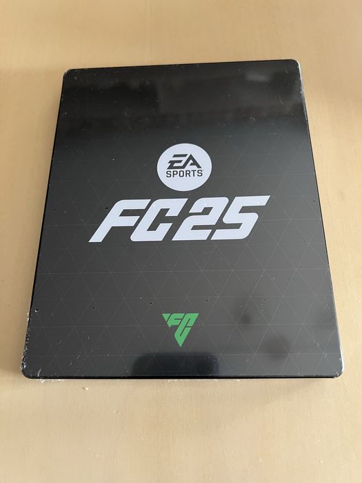 FC 25 Steelbook метална кутия