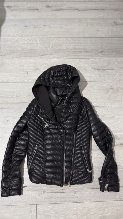 Geaca Superba Guess impecabila