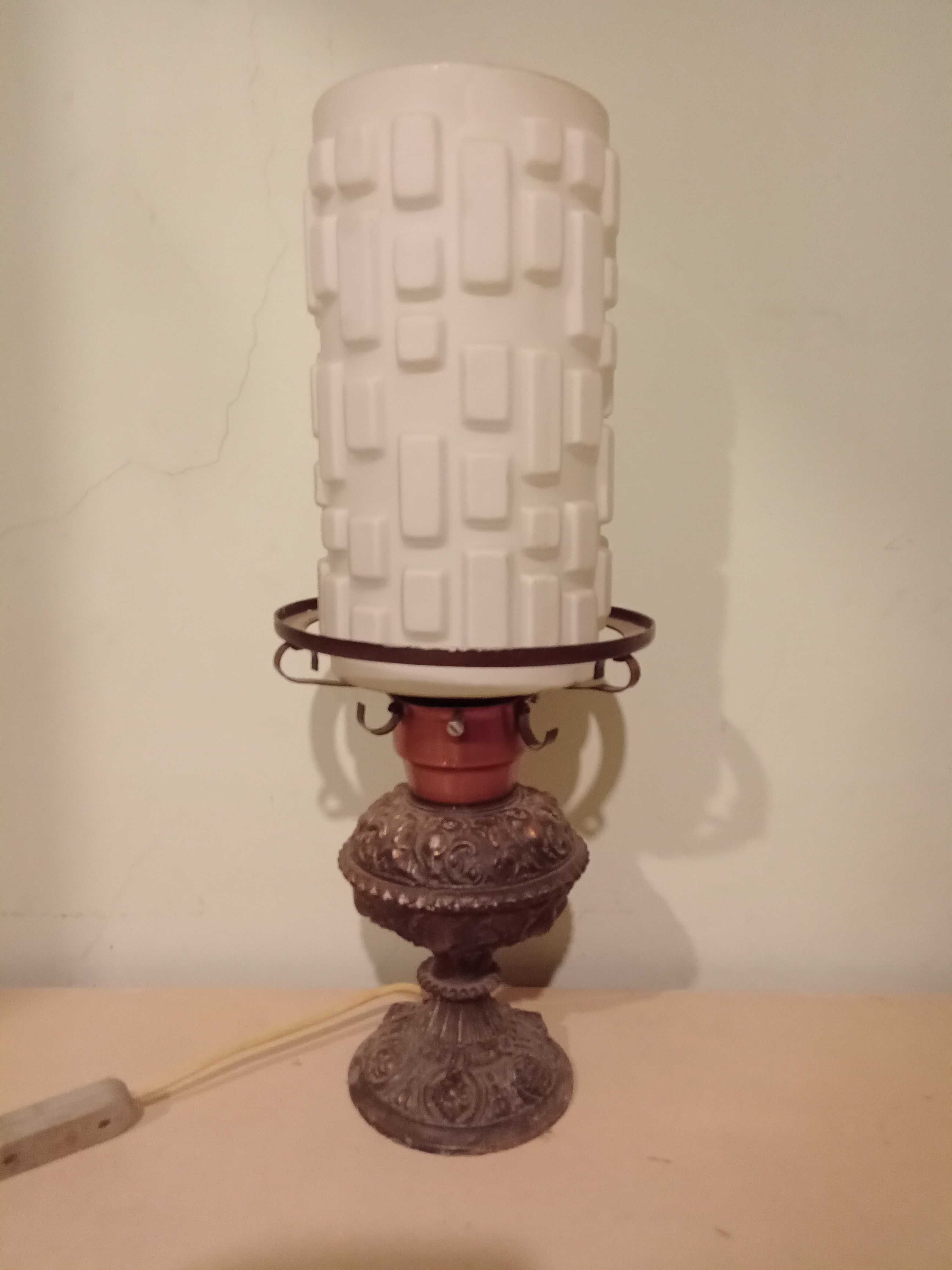 Лампа от 80-те г.Висока 45см.Мека дифузна светлина.