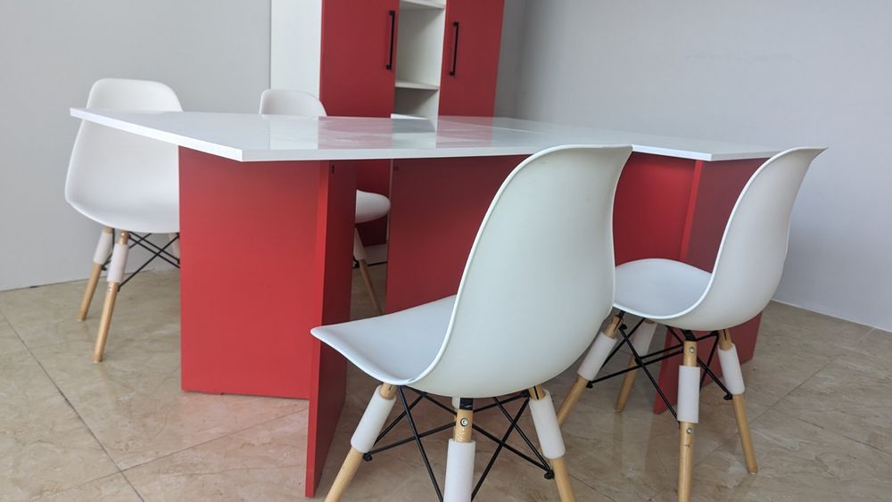 Офис обзавеждане ново