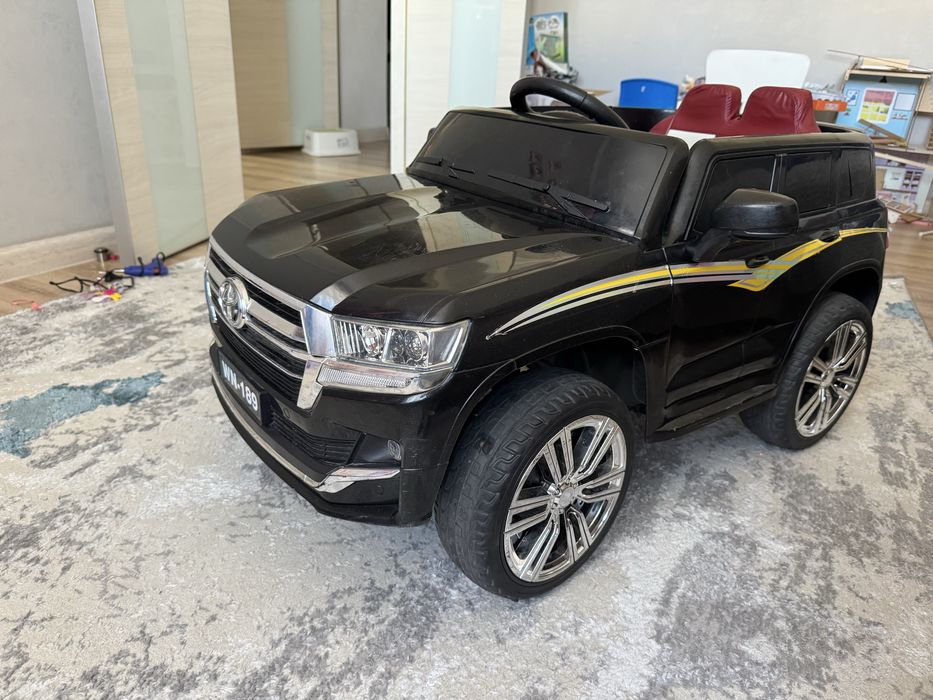 Машина детская электромобиль Land Cruiser