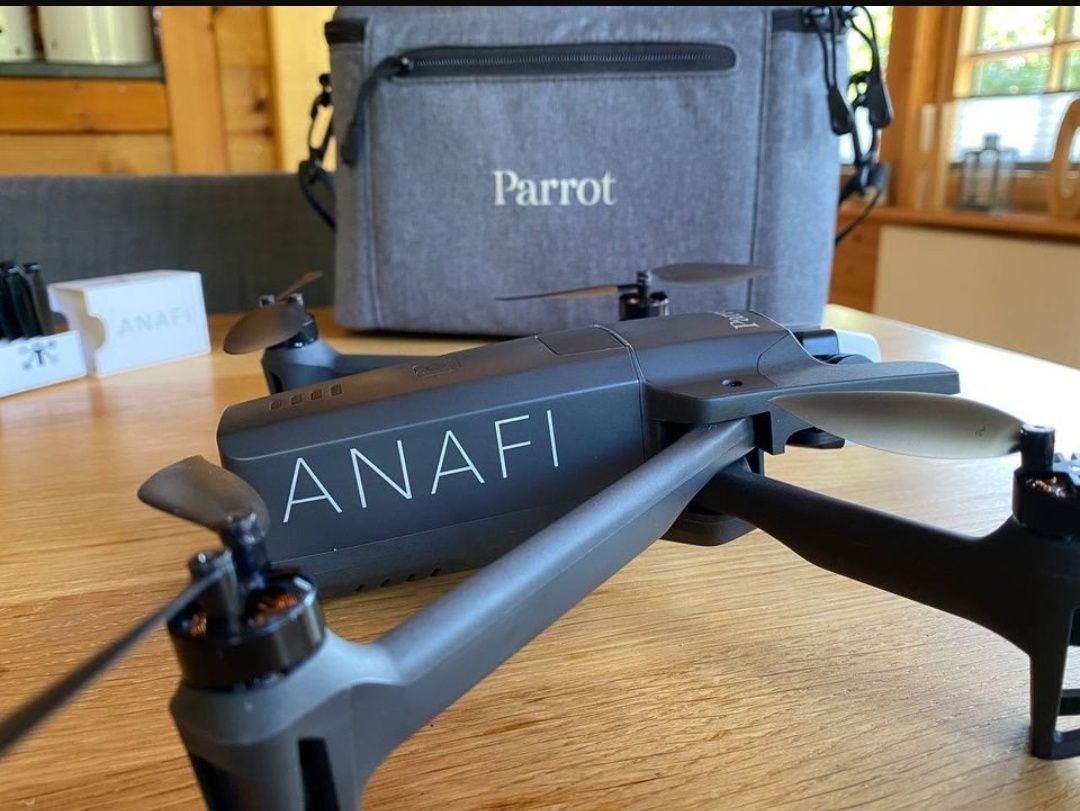 Drona pro construcții parrot anafi termica