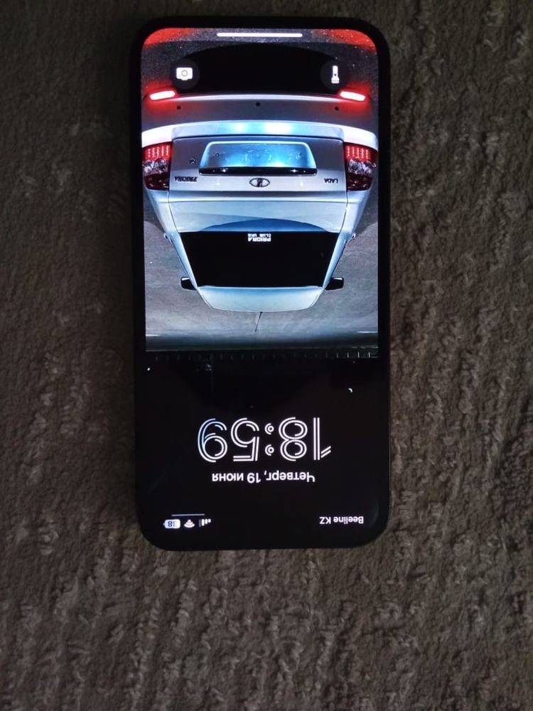 Iphone 13        .
