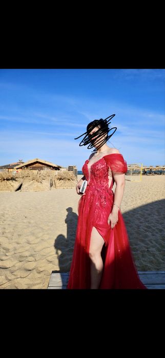 Бална рокля на достъпна цена , в два цвята , и два размера!