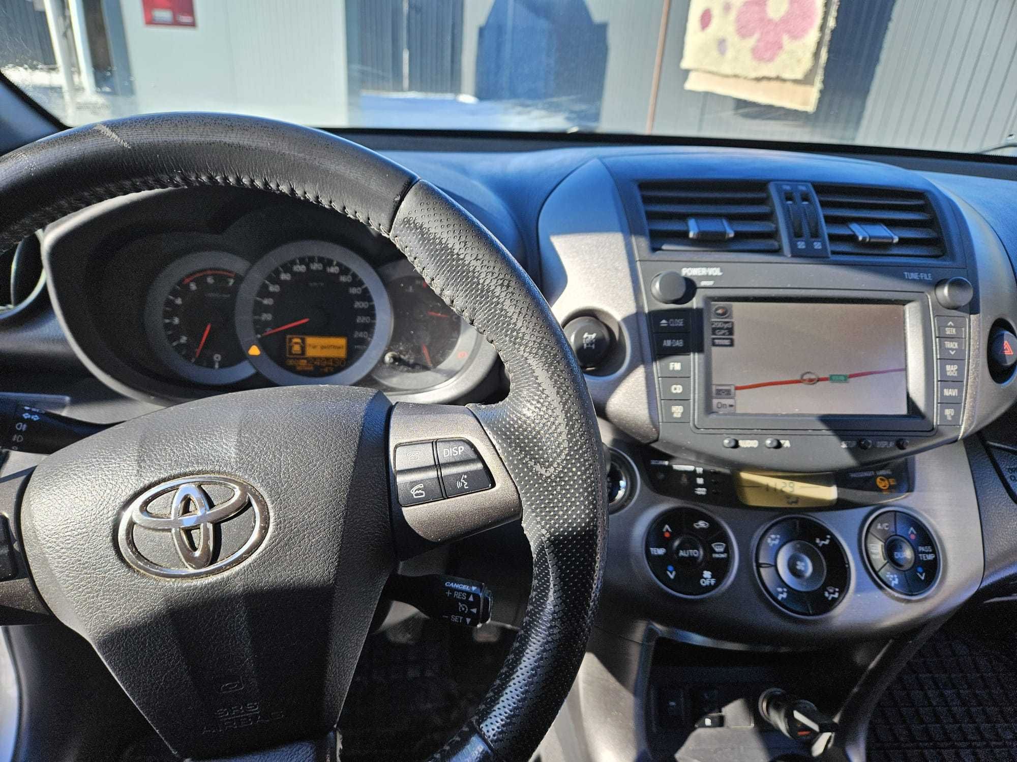 Toyota rav4 2011