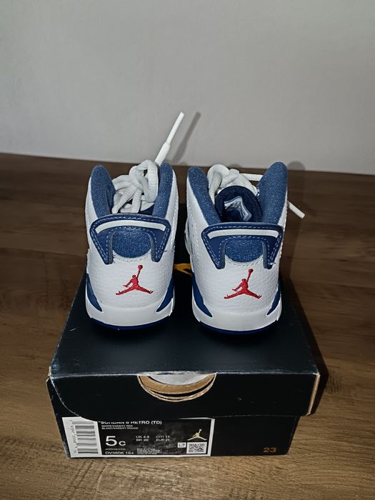 Bascheți bebeluși de la "Jordan"