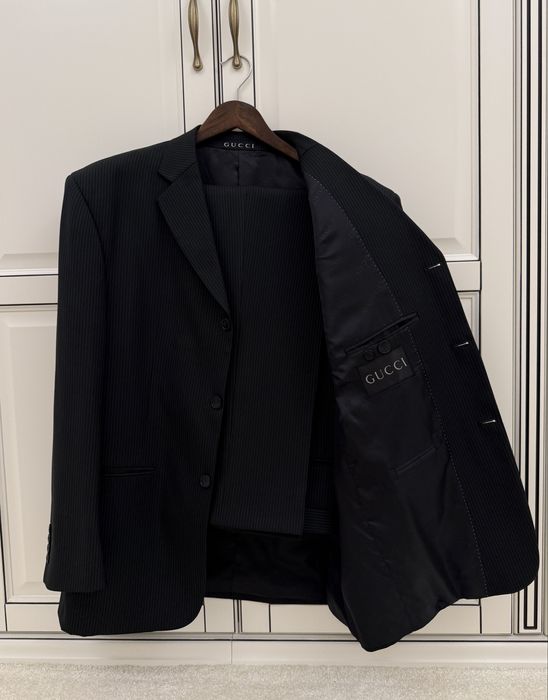 Costum Gucci original, marimea 52 IT / 42 EU, ca nou