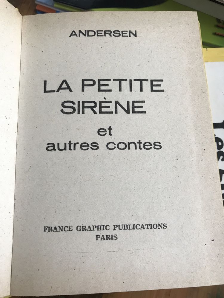 Colecția în limba franceză “Cerise jaune”