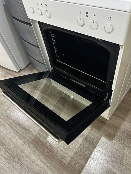 Готварска печка с керамични котлони