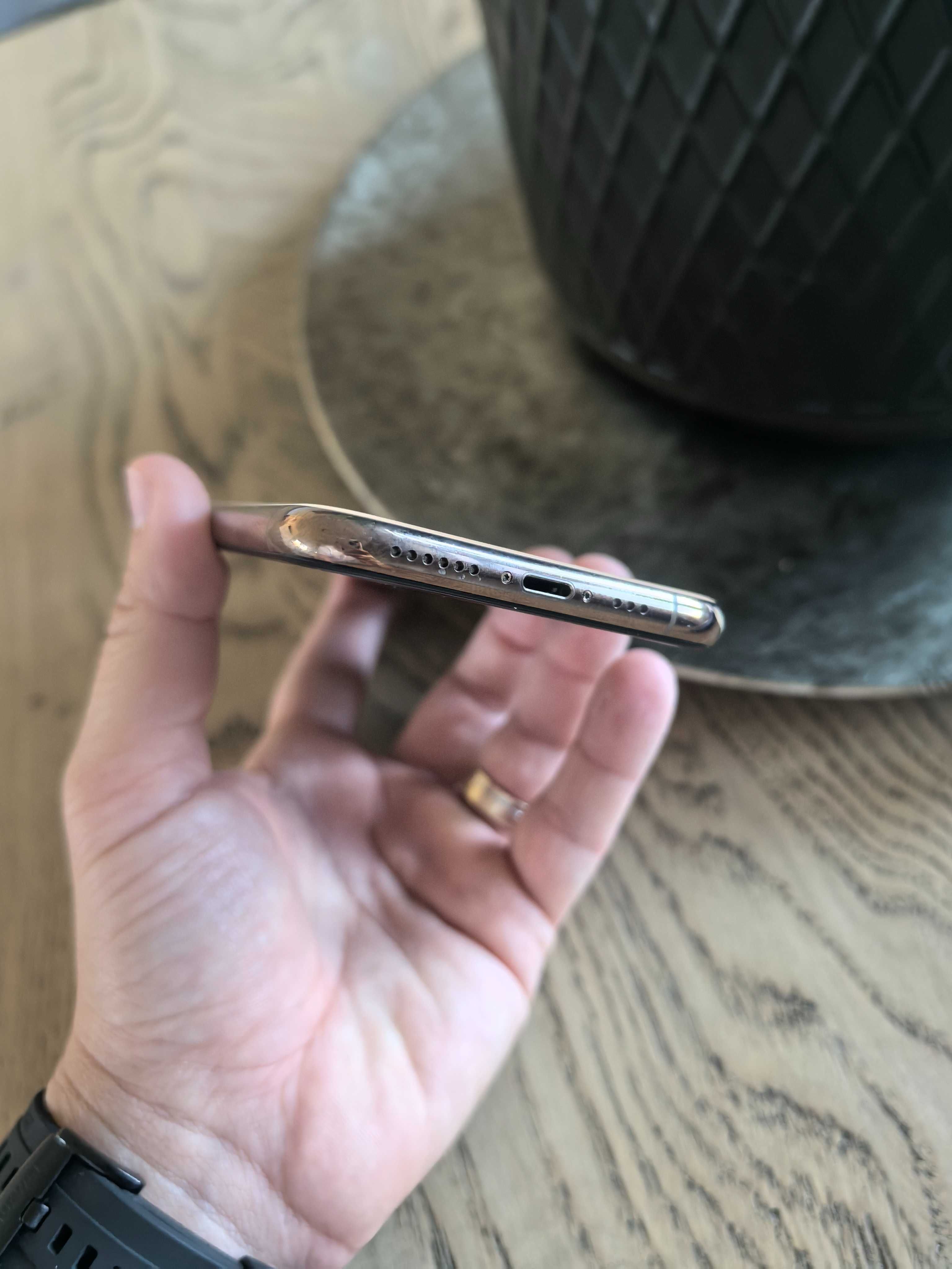Iphone 11 Pro în stare foarte bună
