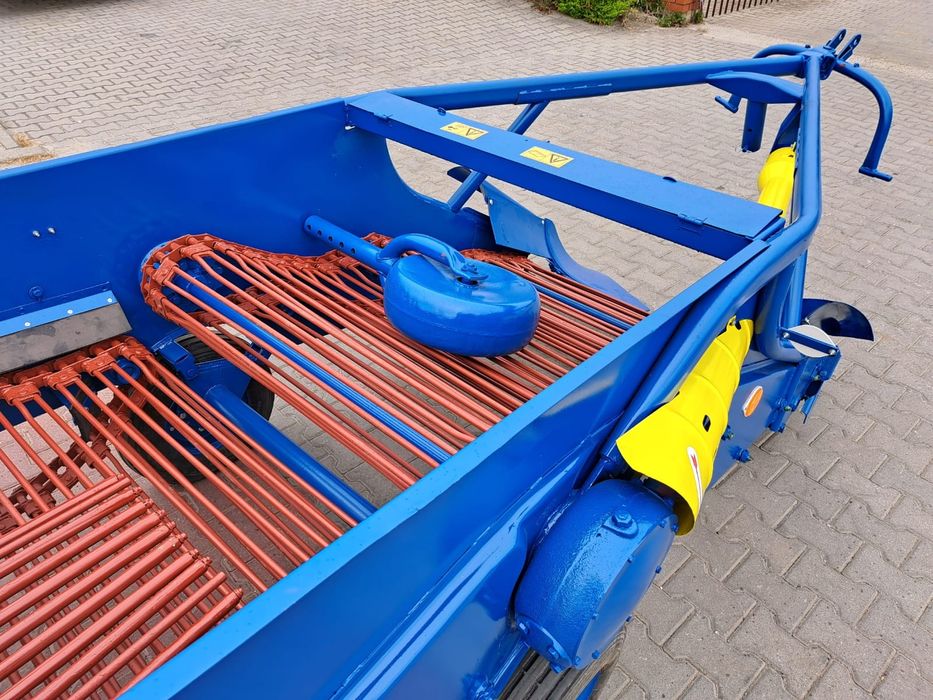 Mașină  scos recoltat cartofi