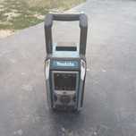 Radio makita dmr115