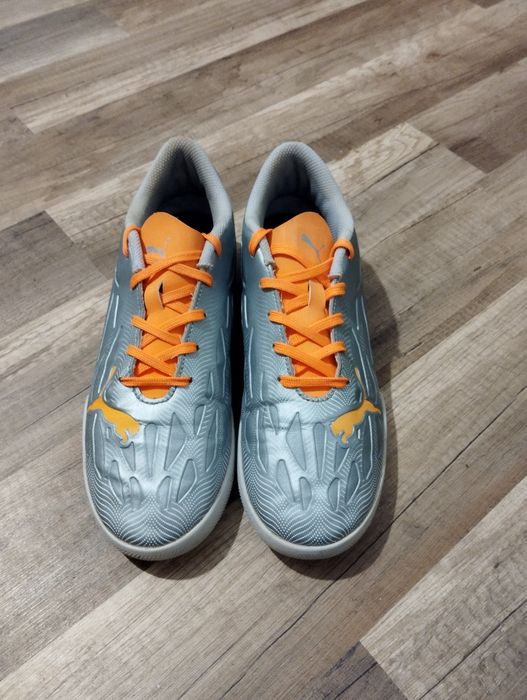 Ghete de fotbal pentru sala ,puma ultra mărimea 37.5