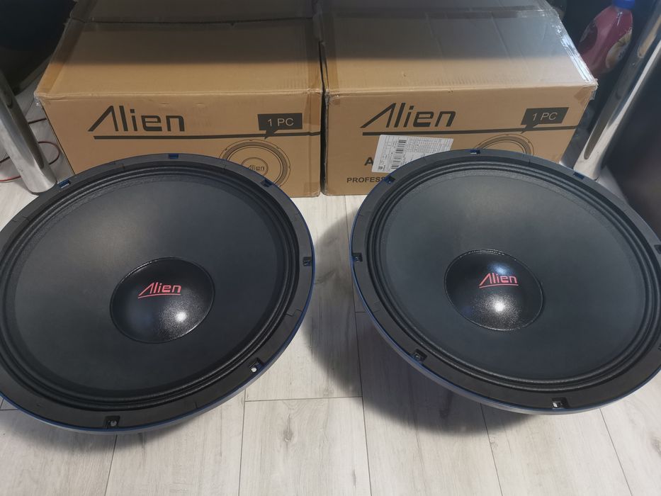 Vând difuzoare 18 Inch 46 cm 800 w rms