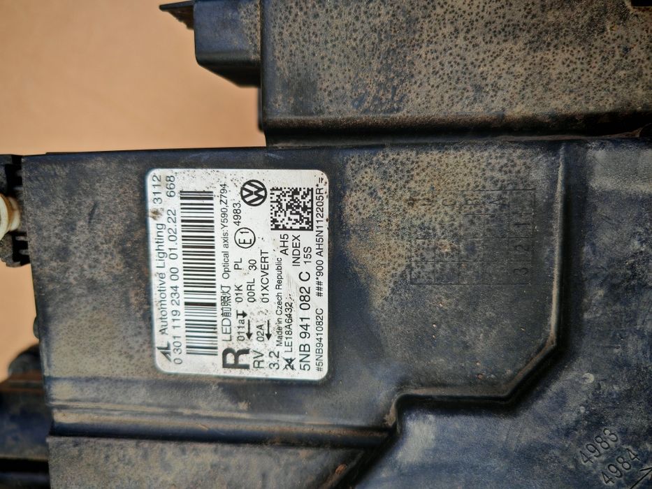 Far vw Tiguan Facelift 2021 2024 stare perfecta