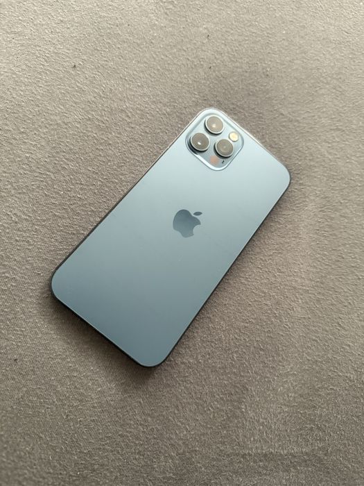 iPhone 12 Pro / 256GB