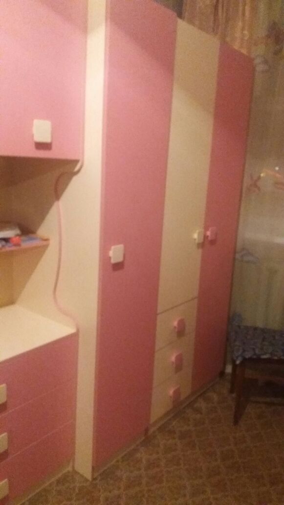 Продам детскую мебель для девочек
