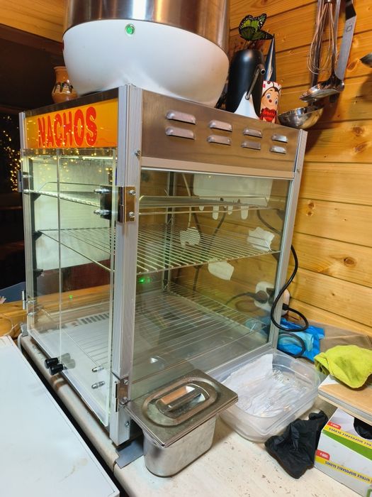 Vând aparat/vitrina profesionala Nachos