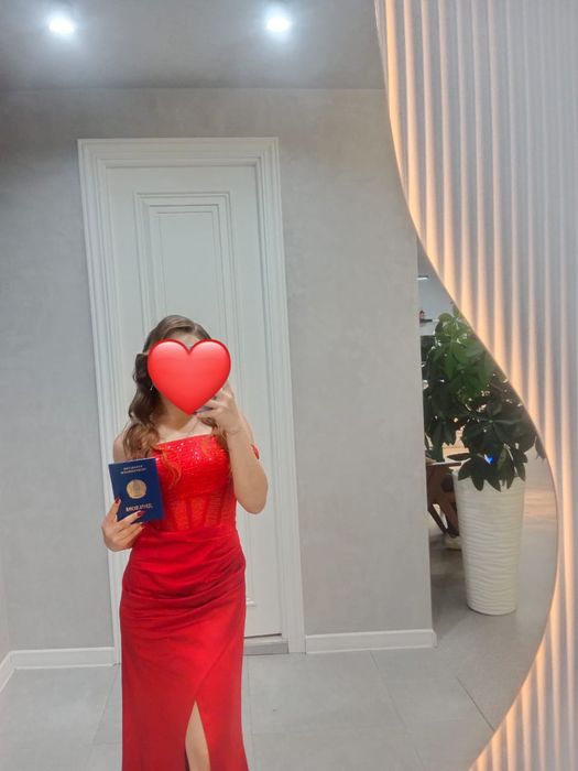 Продаю платья цена 14 тысяч