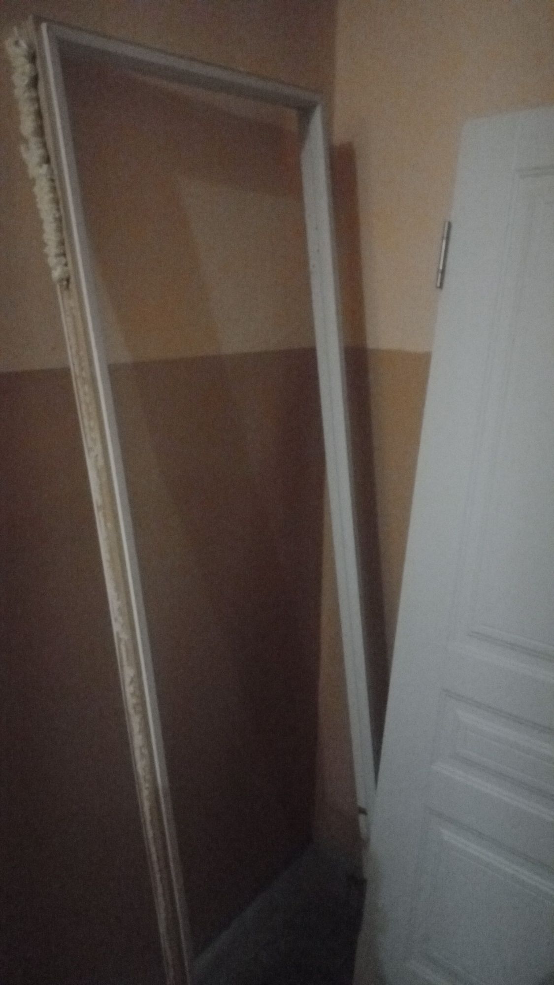 Двери в ванную и туалет