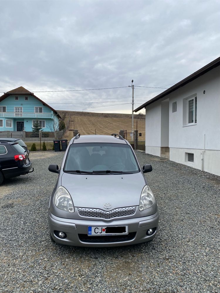 Toyota yaris verso