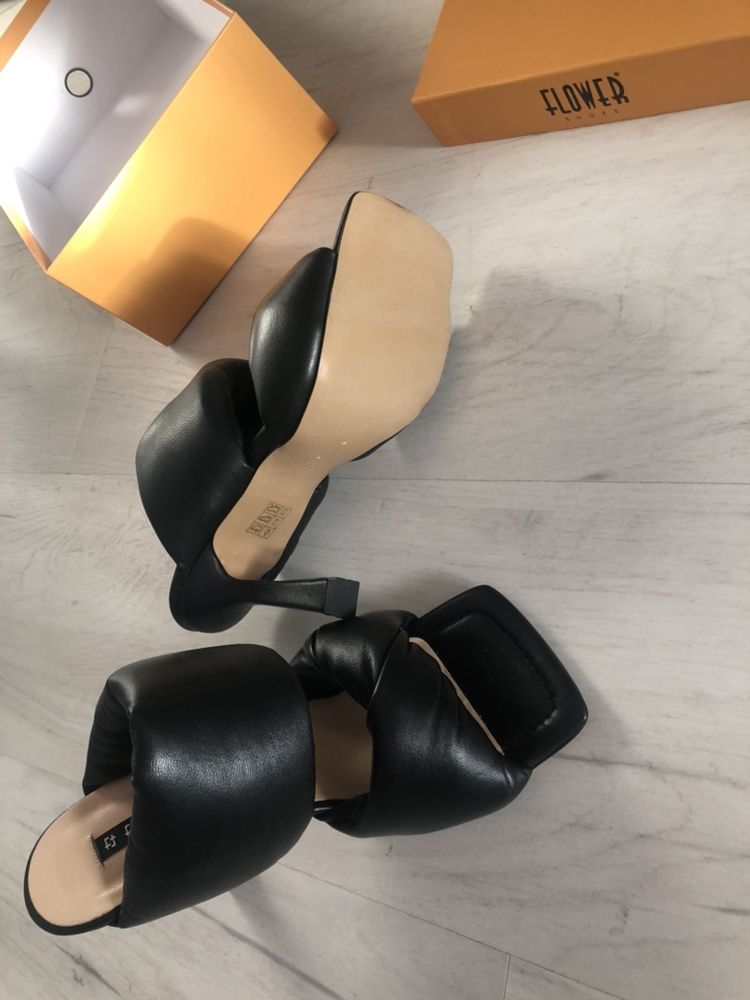 Papuci piele noi
