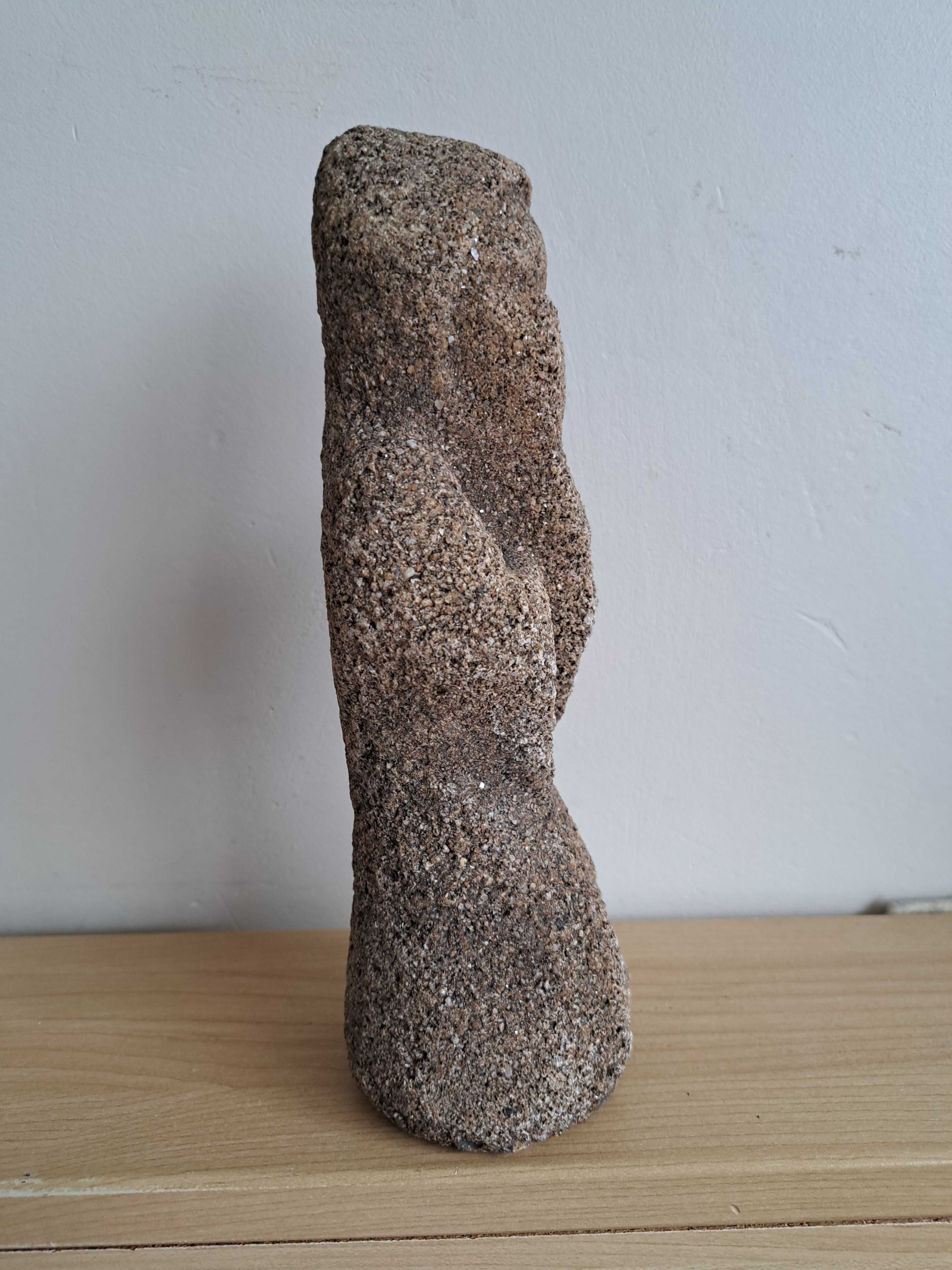 Statuete din granit vintange scluptate manual