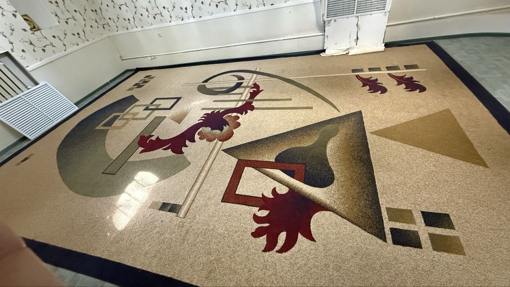 Продам отличный ковер.